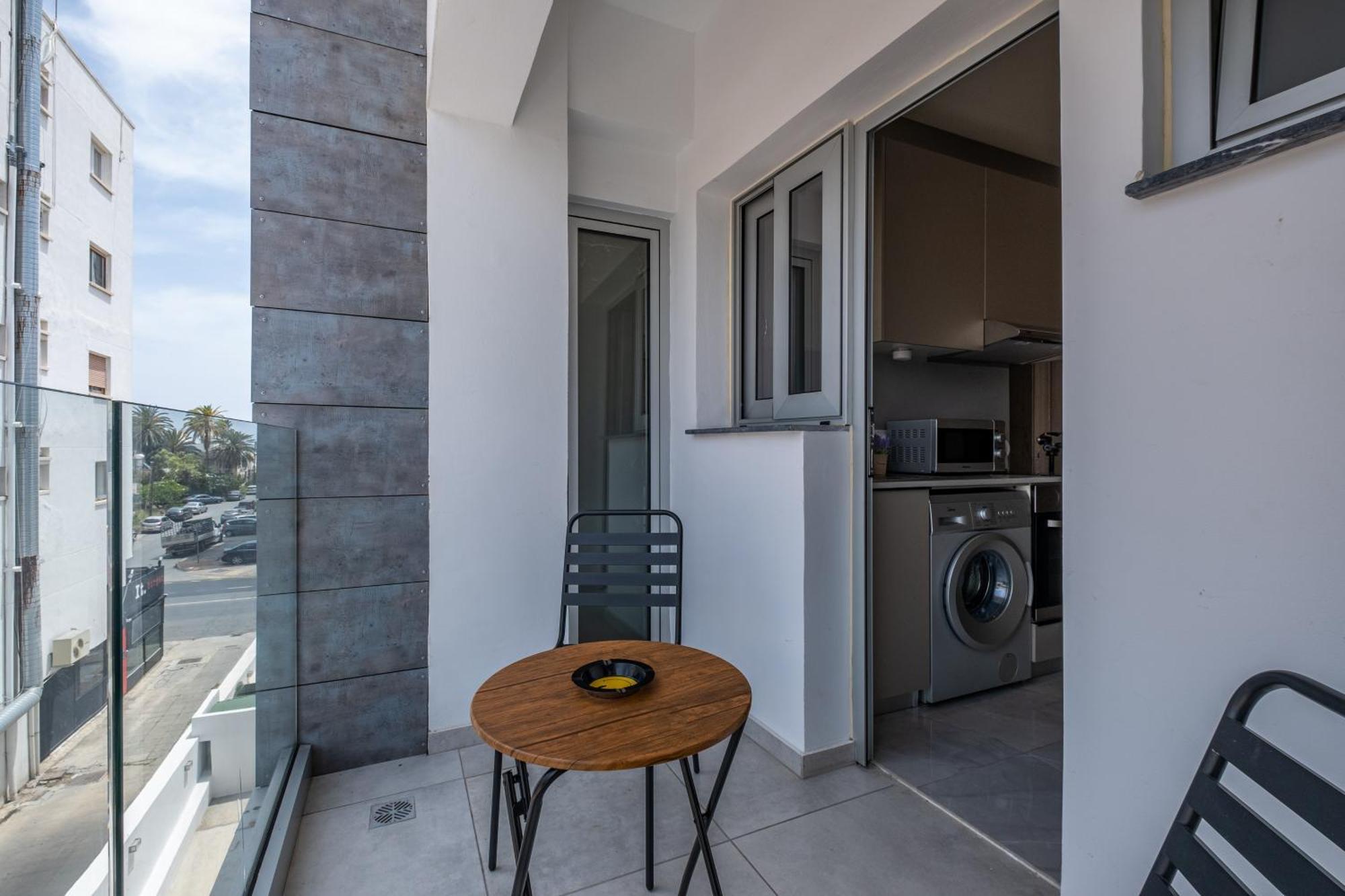Georgiana Suites Larnaca Bagian luar foto