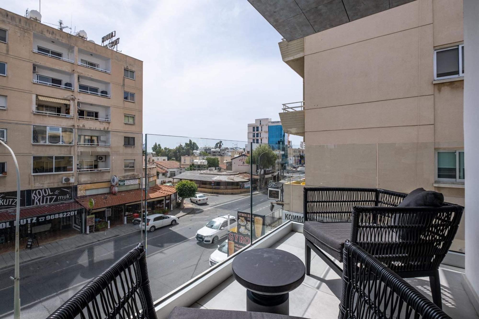 Georgiana Suites Larnaca Bagian luar foto