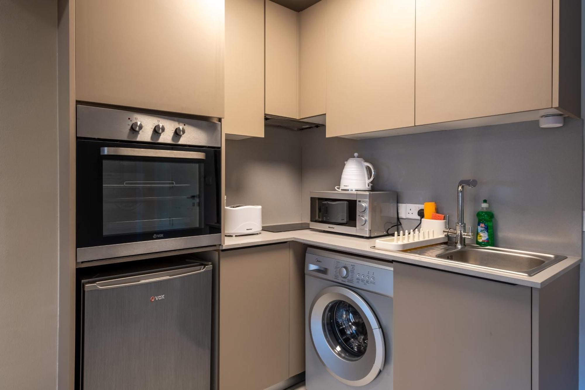 Georgiana Suites Larnaca Bagian luar foto