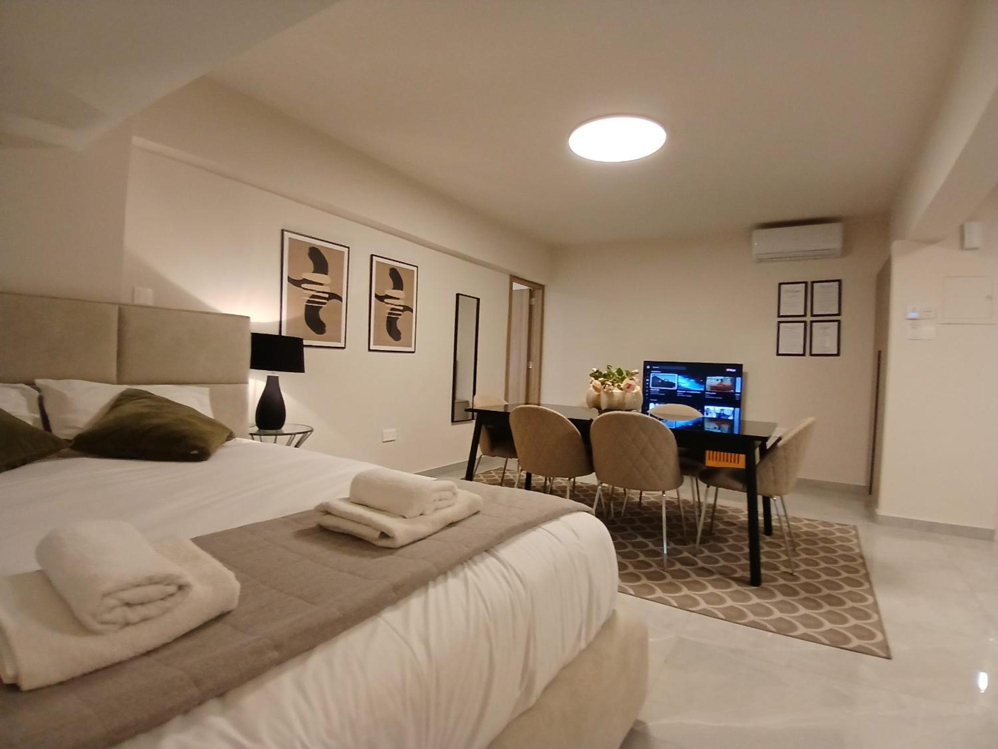 Georgiana Suites Larnaca Bagian luar foto