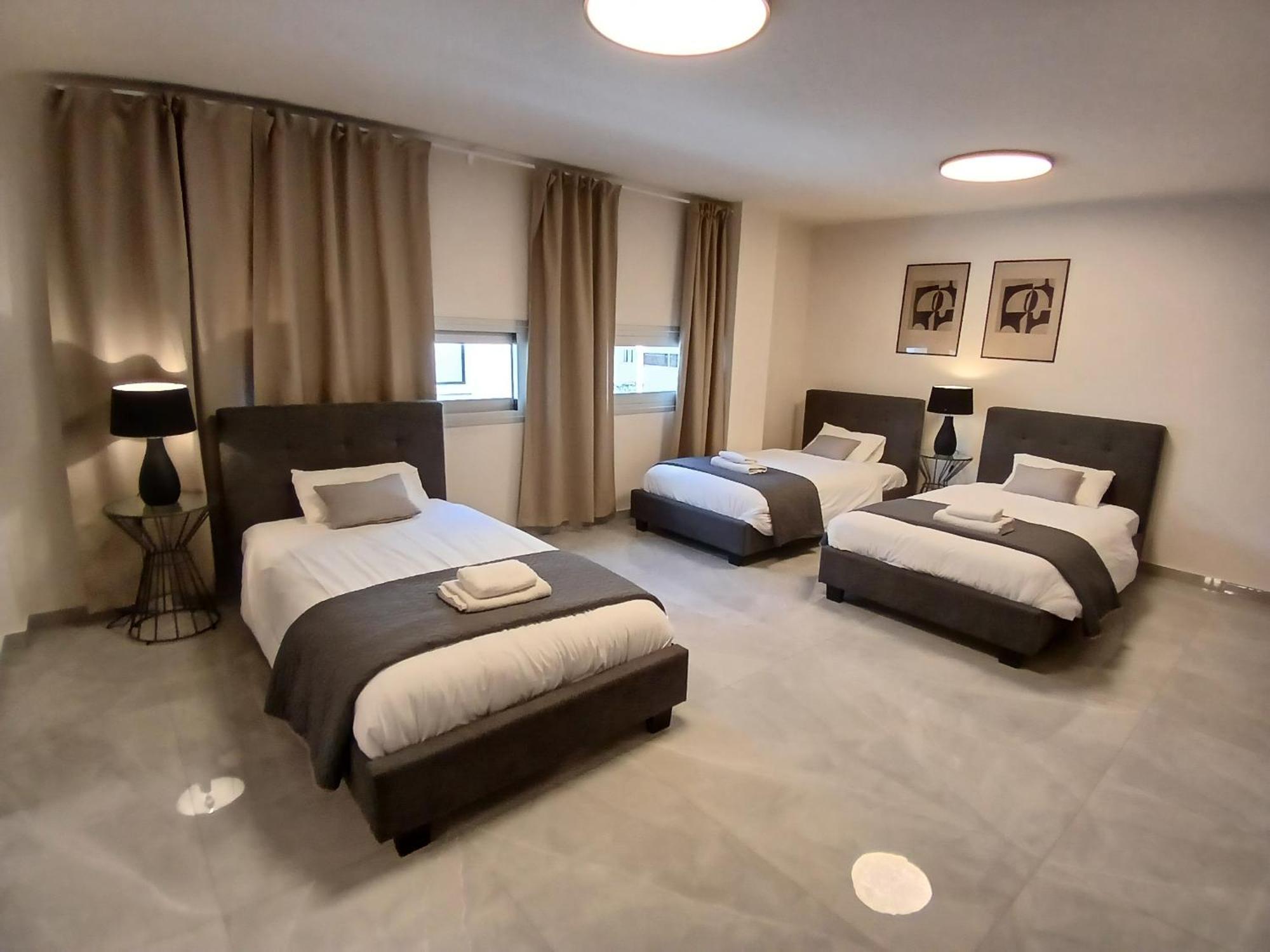 Georgiana Suites Larnaca Bagian luar foto