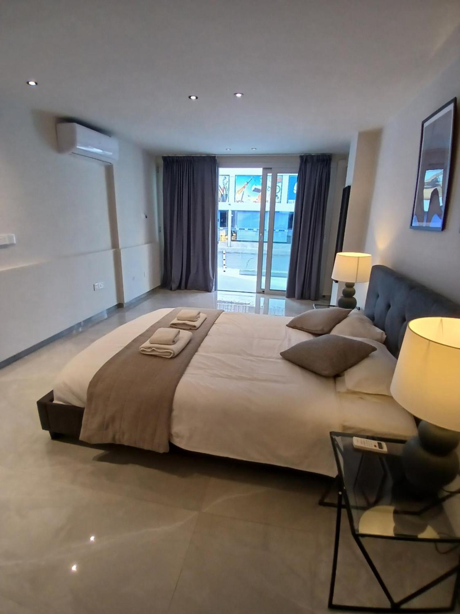 Georgiana Suites Larnaca Ruang foto