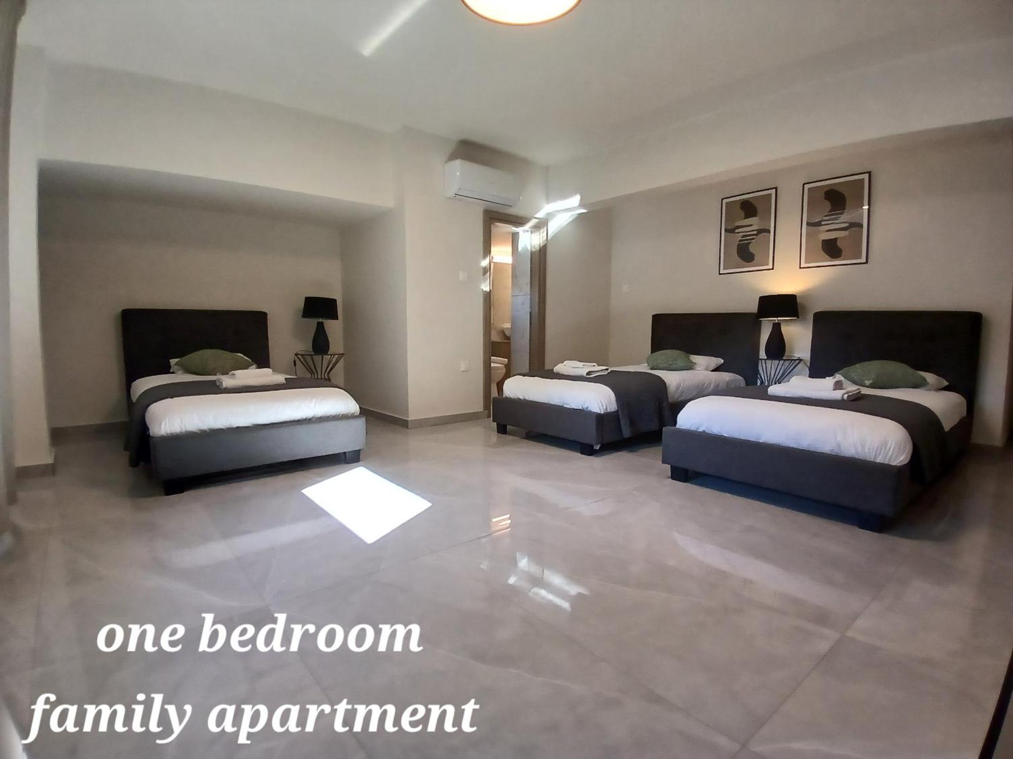Georgiana Suites Larnaca Bagian luar foto