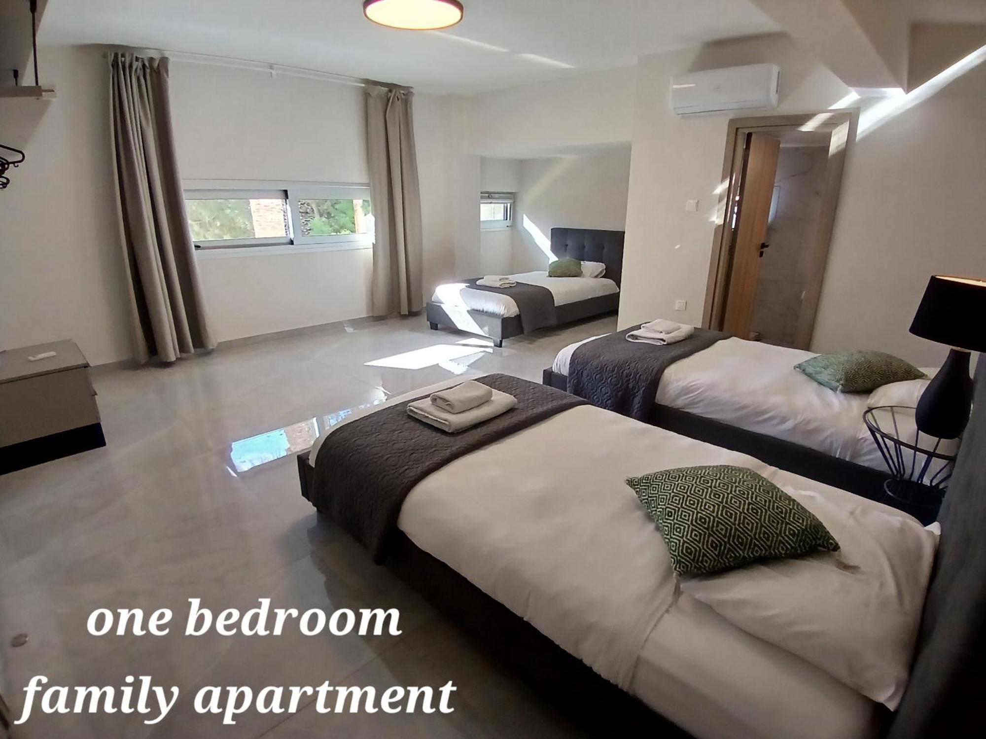Georgiana Suites Larnaca Bagian luar foto