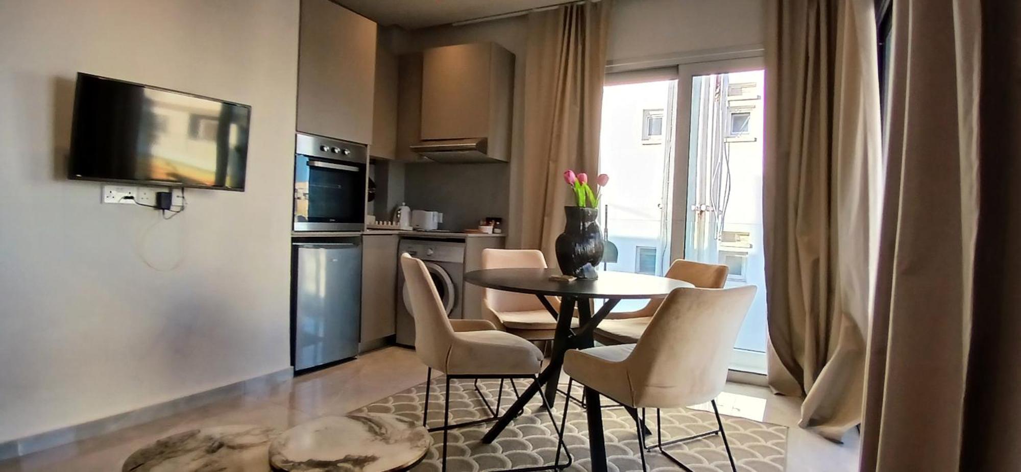 Georgiana Suites Larnaca Ruang foto